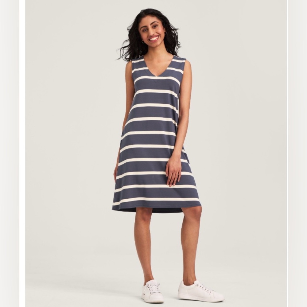 Denver Hayes Grey and Cream Sleeveless V-Neck Dress with Pockets